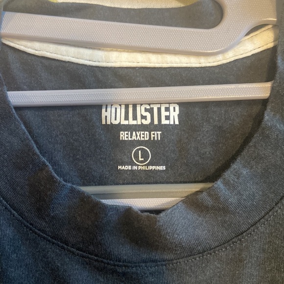 Hollister like new men’s tshirt in two tone colours black/grey. - Picture 3 of 3